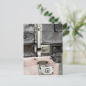 Carte postale Vieux valises (Debout devant)