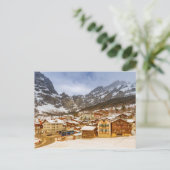 Carte Postale Village de Leukerbad, Suisse (Debout devant)