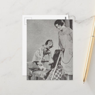 Carte Postale Vintage Child and Mother Vacuum Cleaning
