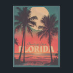 Carte postale vintage Floride<br><div class="desc">Carte postale vintage Floride Revenez en arrière avec cette carte postale Vintage Floride! Doté d'images classiques de la Floride, cette carte postale met en valeur les palmiers emblématiques de Floride, les plages de sable et le soleil brillant dans un design intemporel. Que vous soyez collectionneur de souvenirs vintages, originaire de...</div>