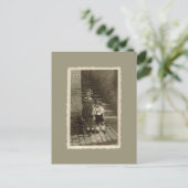 Carte postale vintage - Garçon et fille (Debout devant)