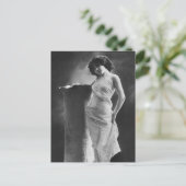 Carte Postale Vintage photo de fille victorienne (Debout devant)