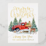 Carte postale vintage Red Truck Christmas<br><div class="desc">Cette carte postale vintage à thème de camion rouge Noël est un classique et est parfaite pour tous ceux qui figurent sur votre liste d'envoi. Ajoutez votre libellé personnalisé à cette conception à l'aide des cases "Modifier ce modèle de conception" situées à droite de l'élément ou cliquez sur le bouton...</div>