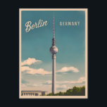 Carte Postale Vintage voyage Berlin Allemagne Rétro Pittoresque<br><div class="desc">Entrez dans le coeur animé de la capitale allemande avec ce design rétro captivant et inspiré du voyage avec le Fernsehturm. Insufflé de vibrations nostalgiques et de charme vintage, ce design capture l'un des monuments les plus emblématiques de Berlin dans une esthétique rétro qui rappelle les affiches de voyage classiques...</div>