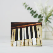 Carte Postale Vintages vieilles touches de piano (Debout devant)