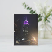 Carte Postale Violet Empire State Building NYC Night Skyscraper (Debout devant)