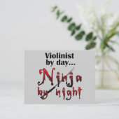 Carte Postale Violon Ninja (Debout devant)