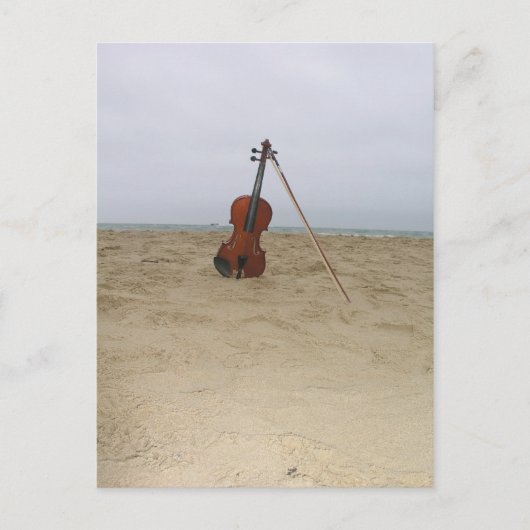 Carte Postale Violon sur la plage (Devant)