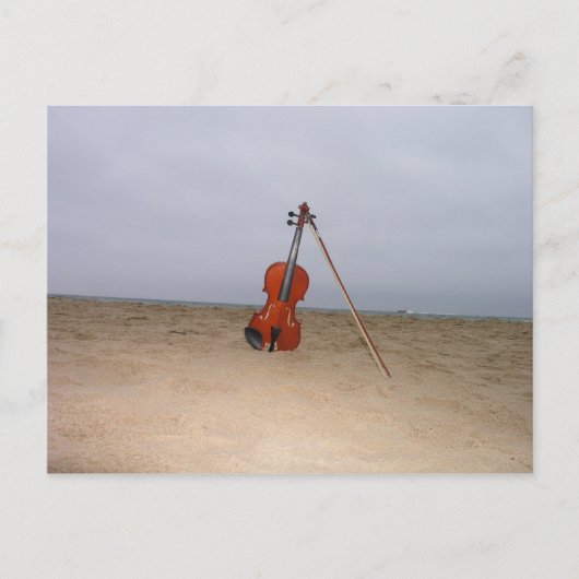 Carte Postale Violon sur la plage (Devant)