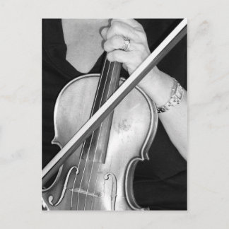 Carte Postale Violoniste en repos