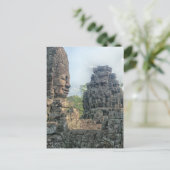 Carte Postale Visage de Bouddha en pierre au temple Bayon, Angko (Debout devant)