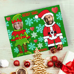 Carte Postale Visage de Noël personnalisé découpé Elf & Père Noë<br><div class="desc">Aide sur la conception : https://www.zazzle.com/live/categories/design help photo de la carte d'identité. Capture d'écran.Carte personnalisée du visage dans le trou de Noël. Téléchargez facilement votre propre photo du visage centré. Vous pouvez modifier le texte ( police, taille, couleur ), l'échelle, rogner l'image ... Déplacez, faites pivoter, mettez à l'échelle, redimensionnez...</div>