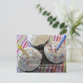 Carte Postale Vœux d'anniversaire Cupcakes (Debout devant)