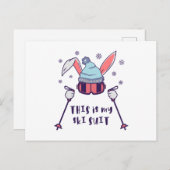 Carte Postale Voici mon Ski Suit Ski Rabbit avec des bâtons de s (Devant / Derrière)
