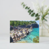 Carte Postale Voici Tobermory, Canada (Debout devant)