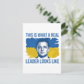 Carte Postale Voilà à quoi ressemble un vrai dirigeant ukrainien (Debout devant)