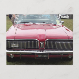 Carte Postale Voiture ancienne classique rouge de vieux puma de