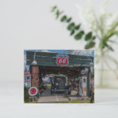 Carte Postale Voiture ancienne et pompe (Debout devant)