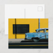 Carte Postale Voiture bleu rouillé et mur jaune (Devant / Derrière)