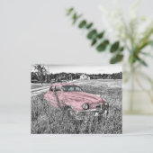 Carte Postale Voiture classique rose (Debout devant)