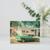 Carte Postale Voiture classique verte et blanche en La Havane, C (Debout devant)