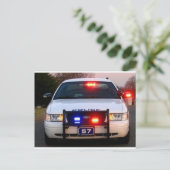 Carte Postale VOITURE DE POLICE - tout éclairé (Debout devant)