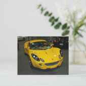 Carte Postale Voiture de sport jaune (Debout devant)