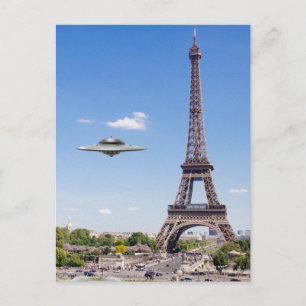 CARTE POSTALE VOL DE SAUCER AU-DESSUS DE PARIS