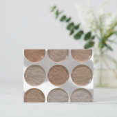 Carte Postale Vous avez du maquillage ? - Palette de fondation e (Debout devant)