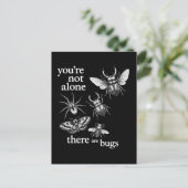 Carte Postale Vous n'êtes pas seul, il y a des insectes (Debout devant)