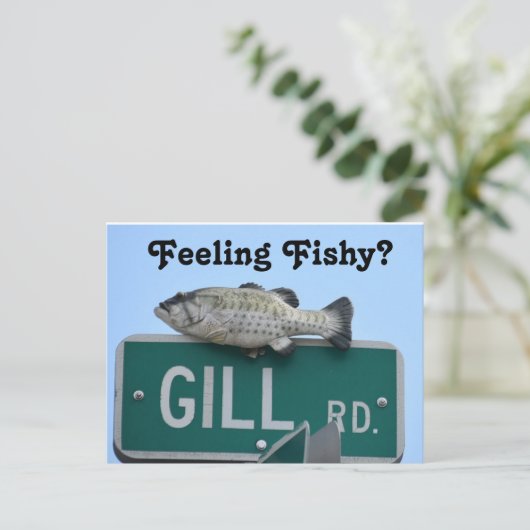 Carte Postale Vous sentez du poisson ? (Debout devant)