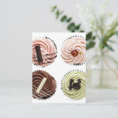 Carte Postale Vue aérienne de quatre gâteaux de tasse sur le (Debout devant)