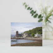Carte Postale Vue côtière avec bâtiments historiques, Oban, (Debout devant)