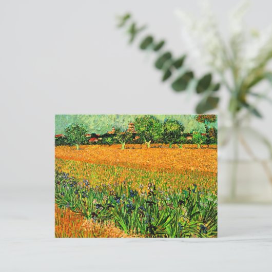 Carte Postale Vue d'Arles avec Iris au premier plan, (Debout devant)
