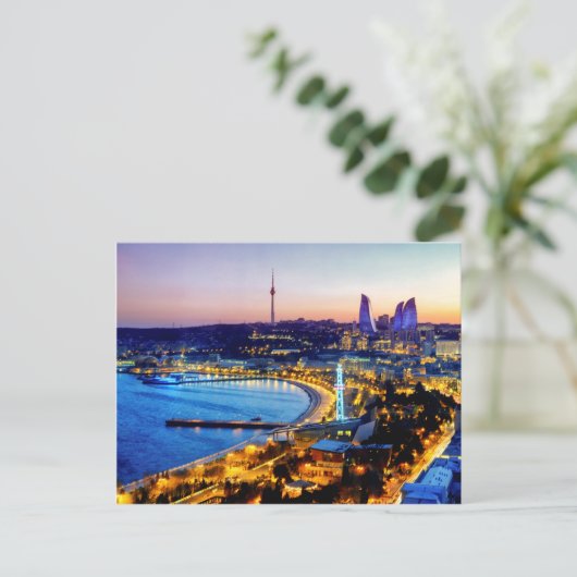 Carte Postale Vue de Bakou (Debout devant)