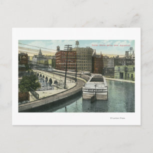 Carte Postale Vue de bateaux de canal passant au-dessus de l'aqu