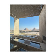 Vue de la grande pyramide depuis le Grand Musée ég