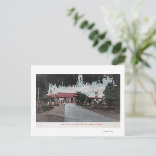 Carte Postale Vue de la passerelle principale vers le parc Idora (Debout devant)