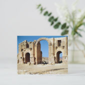 Carte Postale Vue de l'arc triomphal, construit c.129 AD (Debout devant)