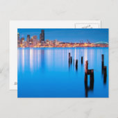 Carte Postale Vue de l'heure bleue sur le centre-ville de Seattl (Devant / Derrière)