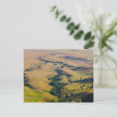 Carte Postale Vue des plaines entourant Bear Butte, SD (Debout devant)