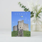 Carte postale vue du château Cardiff (Debout devant)