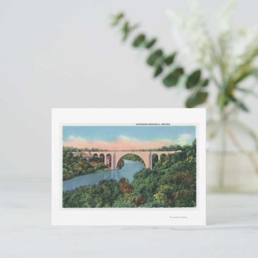 Carte Postale Vue du pont commémoratif des anciens combattants (Debout devant)