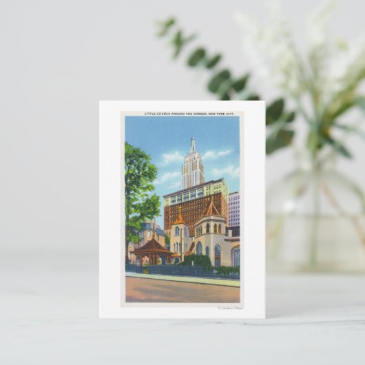 Carte Postale Vue extérieure de la petite église autour (Debout devant)