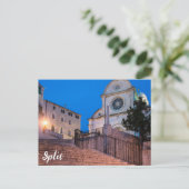 Carte Postale Vue nocturne des escaliers et de l'église à Split, (Debout devant)