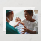 Carte Postale vue rapprochée élevée d'un médecin qui remet un no (Devant / Derrière)