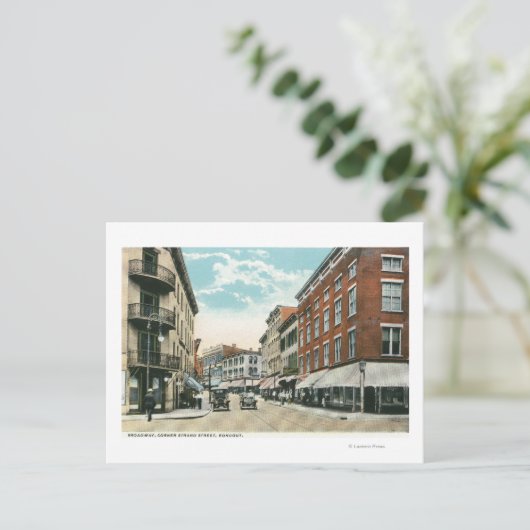 Carte Postale Vue sur Broadway et Corner Strand Street (Debout devant)