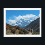 Carte Postale Vues du Népal sur le chemin au MONT EVEREST<br><div class="desc">Orientation : Carte postale Si vous envoyez un bonjour de charme, les sincères remerciements ou un faire-part spécial, les cartes postales faites sur commande de Zazzle sont la manière parfaite de rester en contact. Ajoutez votre image préférée ou sélectionnez une conception personnalisable et faites à quelqu'un le jour avec un...</div>