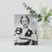Carte Postale Wallis Simpson (Debout devant)