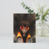 Carte Postale Weird Furry Creature (Debout devant)